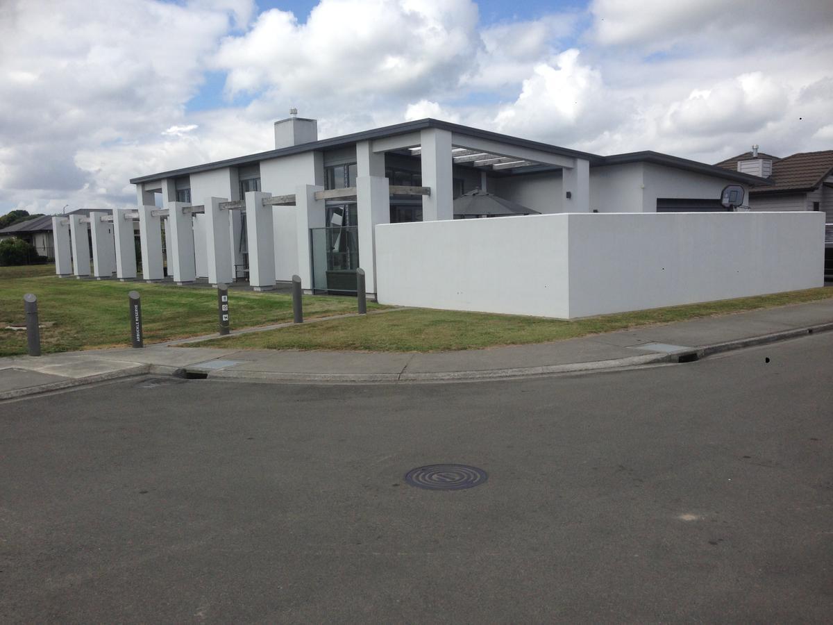 Accommodation In Frimley Hastings Exterior photo
